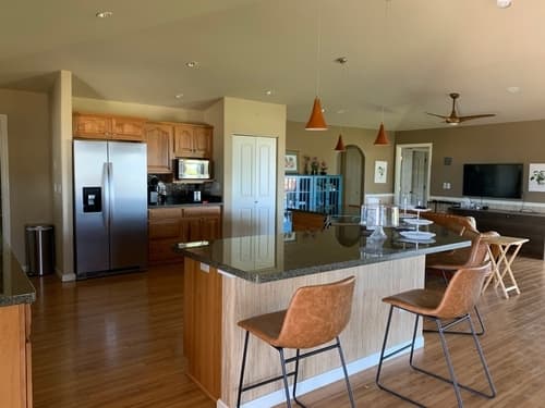 Picture of a 2 bedroom / 2 bathroom apartment in Big Island, Hawaii.